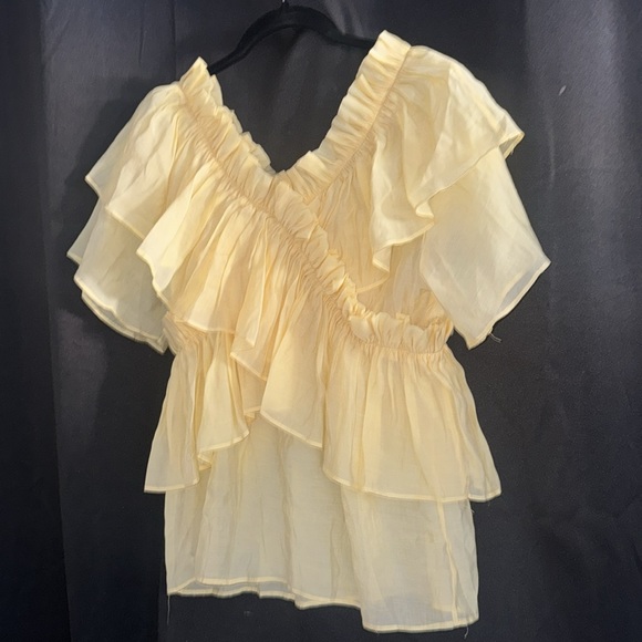 POL flowey tiered Ruffled Yellow Top size Small - Picture 4 of 4